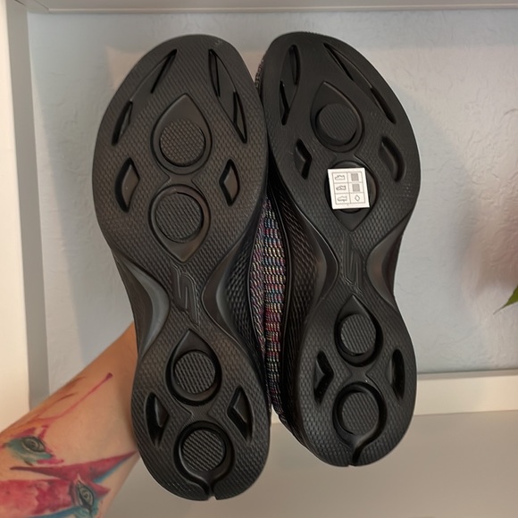 NWT Skechers Go Walk Skip On Shoes 11 - Picture 6 of 8